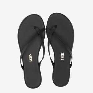 NWOT TKEES Sandals.